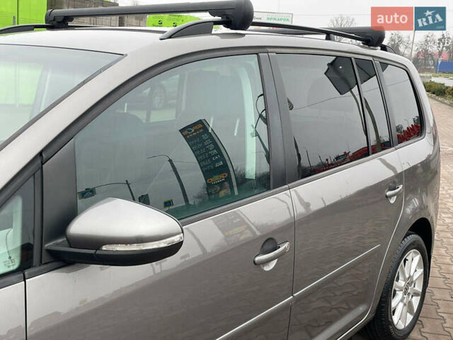 Серый Фольксваген Туран, объемом двигателя 1.6 л и пробегом 196 тыс. км за 8999 $, фото 75 на Automoto.ua