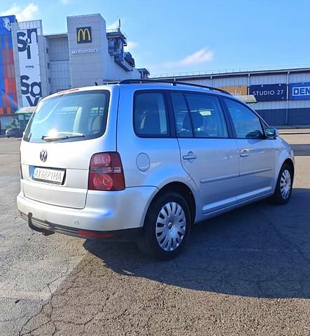 Серый Фольксваген Туран, объемом двигателя 1.6 л и пробегом 250 тыс. км за 7600 $, фото 4 на Automoto.ua