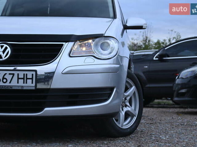 Сірий Фольксваген Туран, об'ємом двигуна 2 л та пробігом 190 тис. км за 9500 $, фото 9 на Automoto.ua