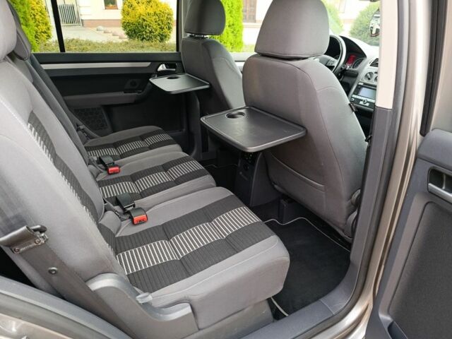 Сірий Фольксваген Туран, об'ємом двигуна 1.6 л та пробігом 213 тис. км за 8600 $, фото 13 на Automoto.ua