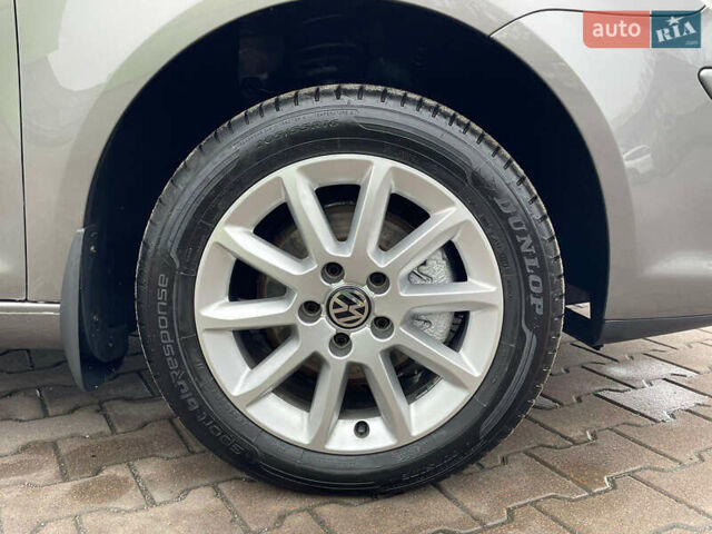 Серый Фольксваген Туран, объемом двигателя 1.6 л и пробегом 196 тыс. км за 8999 $, фото 167 на Automoto.ua