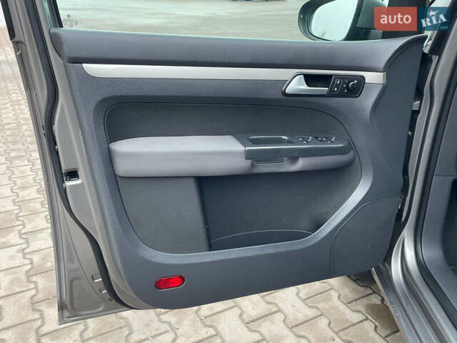 Серый Фольксваген Туран, объемом двигателя 1.6 л и пробегом 196 тыс. км за 8999 $, фото 37 на Automoto.ua