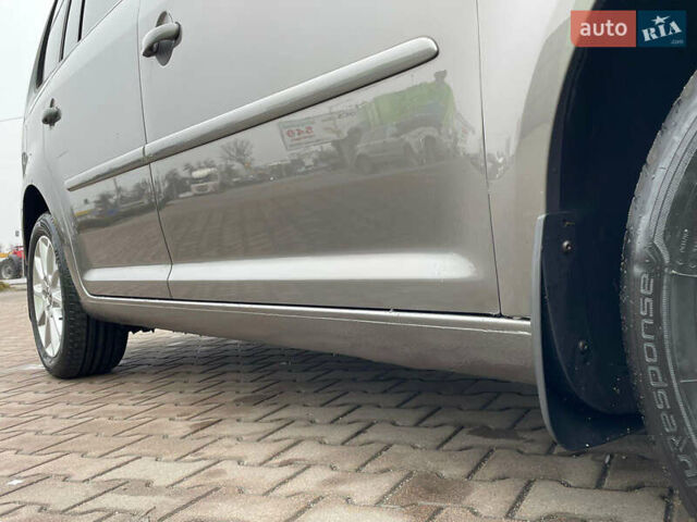 Серый Фольксваген Туран, объемом двигателя 1.6 л и пробегом 196 тыс. км за 8999 $, фото 145 на Automoto.ua