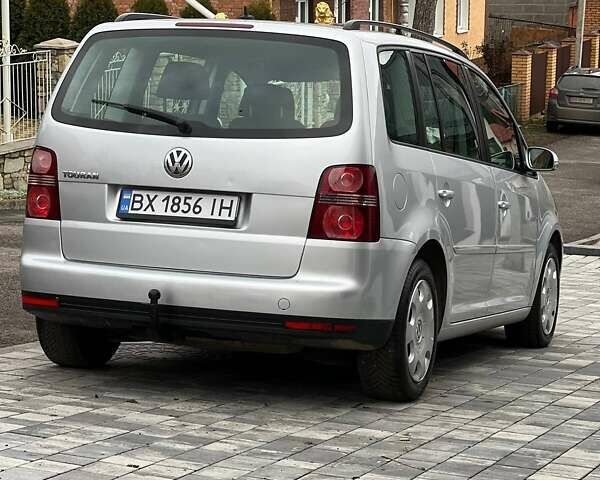 Серый Фольксваген Туран, объемом двигателя 1.6 л и пробегом 198 тыс. км за 8399 $, фото 7 на Automoto.ua