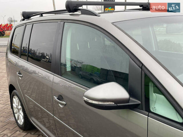 Серый Фольксваген Туран, объемом двигателя 1.6 л и пробегом 196 тыс. км за 8999 $, фото 135 на Automoto.ua