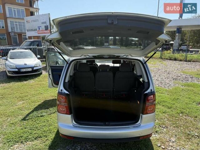 Серый Фольксваген Туран, объемом двигателя 1.6 л и пробегом 230 тыс. км за 7770 $, фото 11 на Automoto.ua