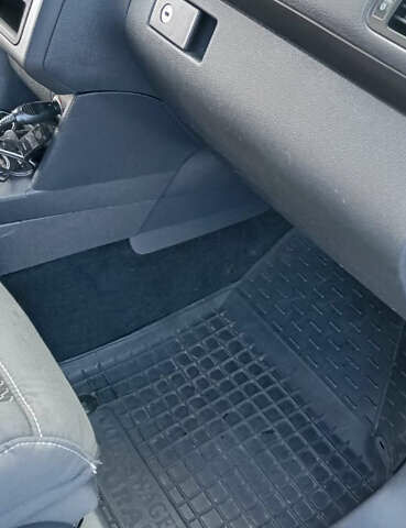 Серый Фольксваген Туран, объемом двигателя 1.6 л и пробегом 251 тыс. км за 6500 $, фото 10 на Automoto.ua