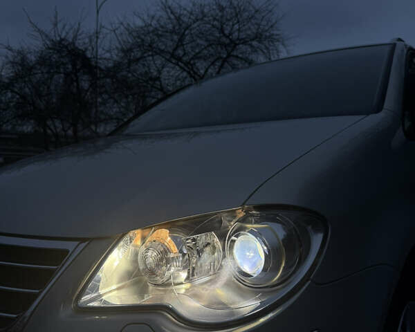 Сірий Фольксваген Туран, об'ємом двигуна 1.39 л та пробігом 182 тис. км за 7950 $, фото 47 на Automoto.ua