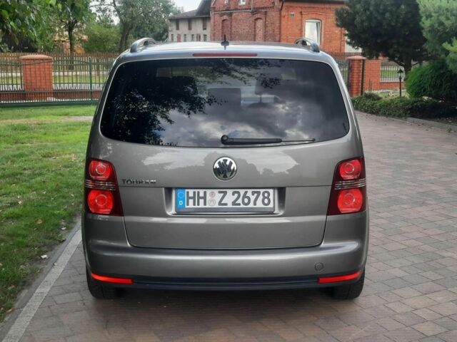 Серый Фольксваген Туран, объемом двигателя 1.6 л и пробегом 130 тыс. км за 7500 $, фото 4 на Automoto.ua