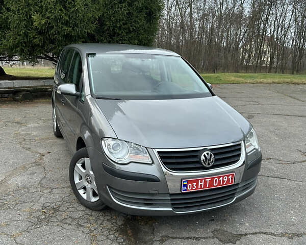 Серый Фольксваген Туран, объемом двигателя 1.6 л и пробегом 225 тыс. км за 8199 $, фото 11 на Automoto.ua