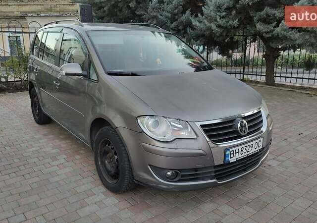 Сірий Фольксваген Туран, об'ємом двигуна 1.97 л та пробігом 214 тис. км за 6500 $, фото 6 на Automoto.ua