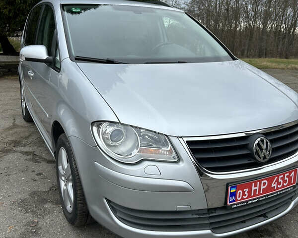 Серый Фольксваген Туран, объемом двигателя 1.6 л и пробегом 221 тыс. км за 8250 $, фото 15 на Automoto.ua