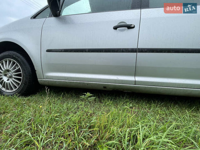 Серый Фольксваген Туран, объемом двигателя 1.39 л и пробегом 284 тыс. км за 6550 $, фото 5 на Automoto.ua