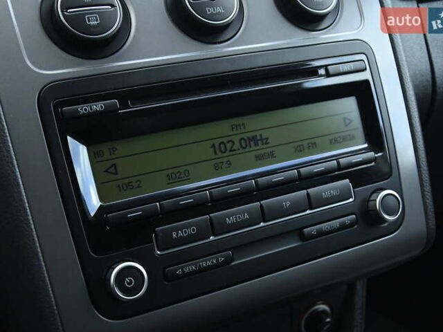 Сірий Фольксваген Туран, об'ємом двигуна 2 л та пробігом 190 тис. км за 9500 $, фото 31 на Automoto.ua