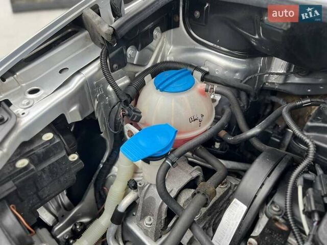 Серый Фольксваген Туран, объемом двигателя 1.6 л и пробегом 198 тыс. км за 8399 $, фото 76 на Automoto.ua