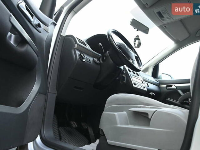 Сірий Фольксваген Туран, об'ємом двигуна 2 л та пробігом 190 тис. км за 9500 $, фото 22 на Automoto.ua