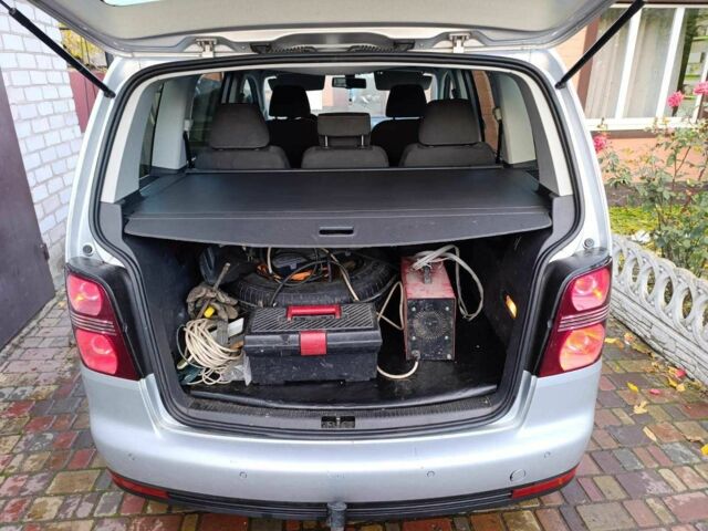 Сірий Фольксваген Туран, об'ємом двигуна 1.4 л та пробігом 215 тис. км за 7500 $, фото 7 на Automoto.ua