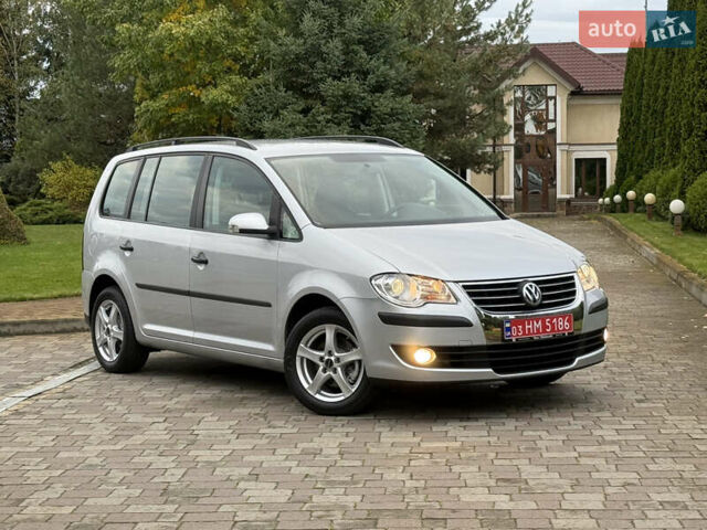 Серый Фольксваген Туран, объемом двигателя 1.6 л и пробегом 174 тыс. км за 7450 $, фото 4 на Automoto.ua