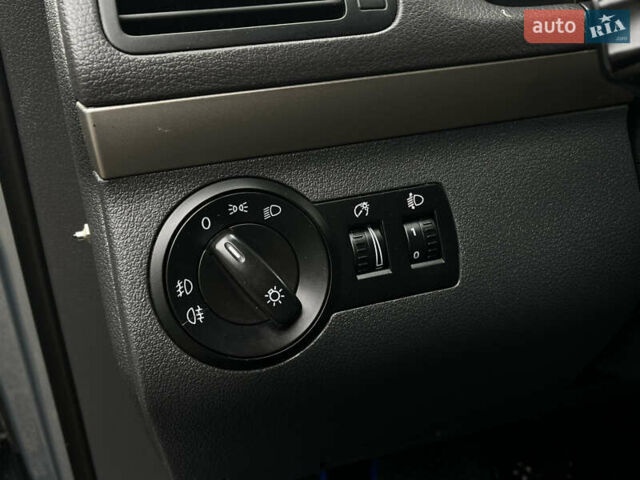 Сірий Фольксваген Туран, об'ємом двигуна 1.4 л та пробігом 197 тис. км за 7600 $, фото 21 на Automoto.ua