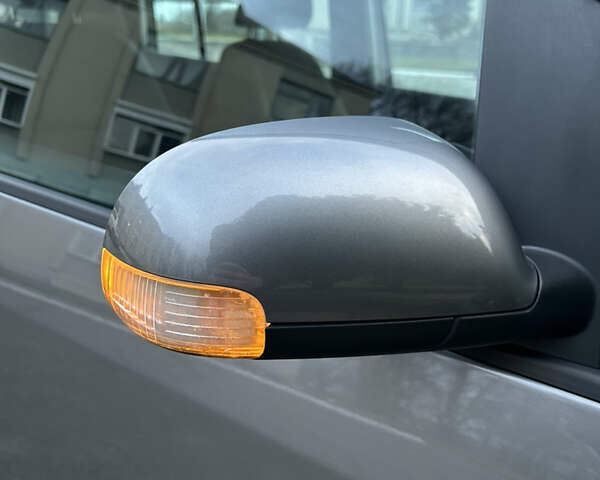 Серый Фольксваген Туран, объемом двигателя 1.6 л и пробегом 225 тыс. км за 8199 $, фото 24 на Automoto.ua