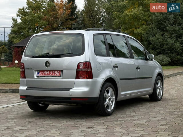 Серый Фольксваген Туран, объемом двигателя 1.6 л и пробегом 174 тыс. км за 7550 $, фото 16 на Automoto.ua