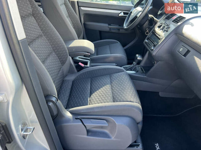 Серый Фольксваген Туран, объемом двигателя 1.4 л и пробегом 235 тыс. км за 7450 $, фото 24 на Automoto.ua