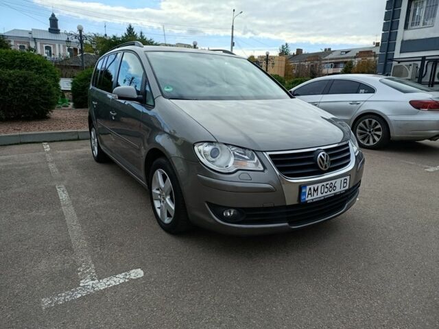 Сірий Фольксваген Туран, об'ємом двигуна 1.6 л та пробігом 213 тис. км за 8600 $, фото 7 на Automoto.ua