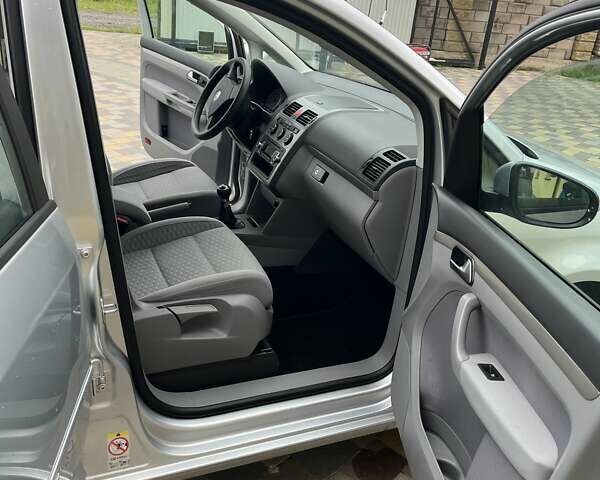 Сірий Фольксваген Туран, об'ємом двигуна 1.39 л та пробігом 204 тис. км за 7100 $, фото 10 на Automoto.ua