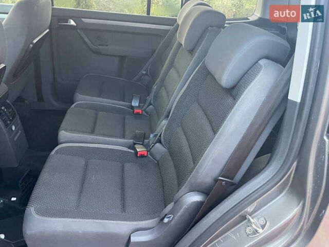 Сірий Фольксваген Туран, об'ємом двигуна 1.6 л та пробігом 230 тис. км за 11500 $, фото 9 на Automoto.ua