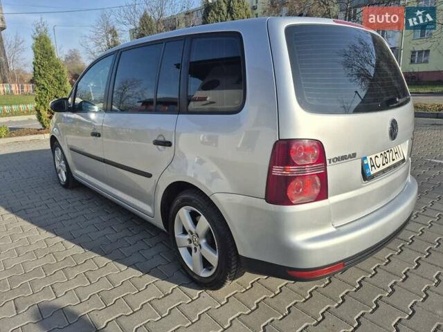 Серый Фольксваген Туран, объемом двигателя 1.9 л и пробегом 238 тыс. км за 9200 $, фото 3 на Automoto.ua