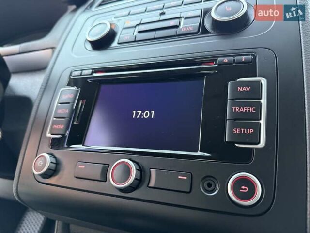 Серый Фольксваген Туран, объемом двигателя 1.4 л и пробегом 167 тыс. км за 9999 $, фото 75 на Automoto.ua