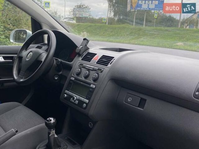 Сірий Фольксваген Туран, об'ємом двигуна 1.4 л та пробігом 175 тис. км за 6800 $, фото 8 на Automoto.ua