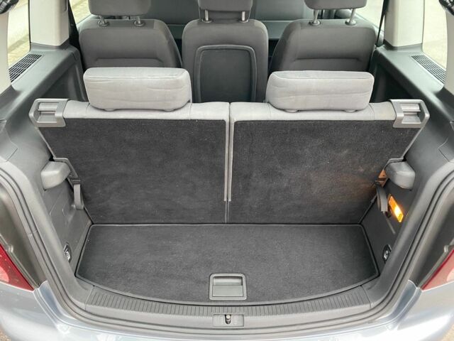 Серый Фольксваген Туран, объемом двигателя 1.4 л и пробегом 221 тыс. км за 7900 $, фото 8 на Automoto.ua