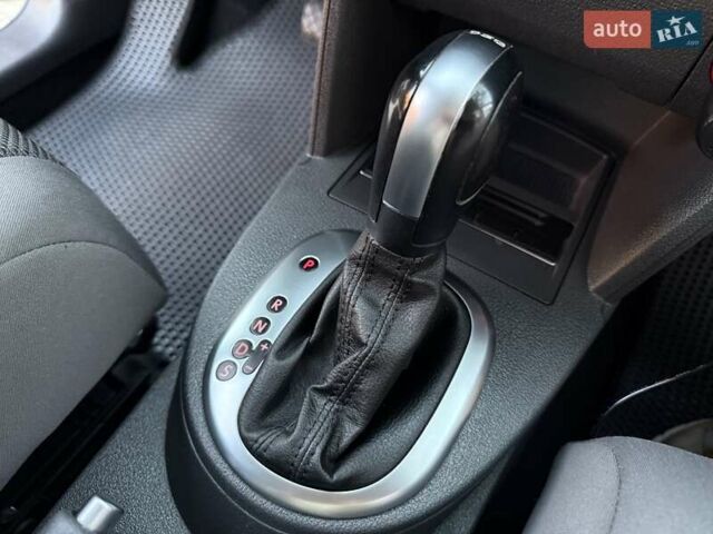 Серый Фольксваген Туран, объемом двигателя 1.4 л и пробегом 167 тыс. км за 9999 $, фото 77 на Automoto.ua