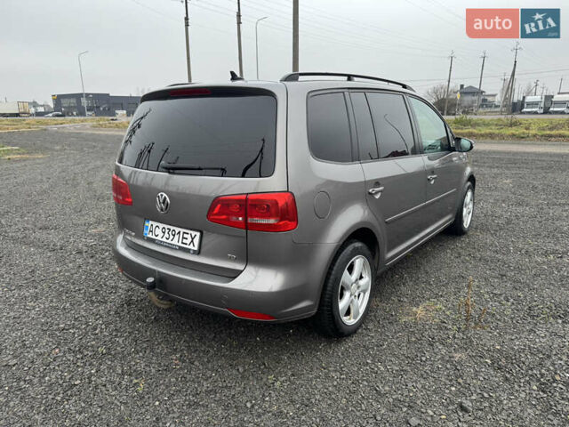 Серый Фольксваген Туран, объемом двигателя 1.6 л и пробегом 315 тыс. км за 9199 $, фото 3 на Automoto.ua
