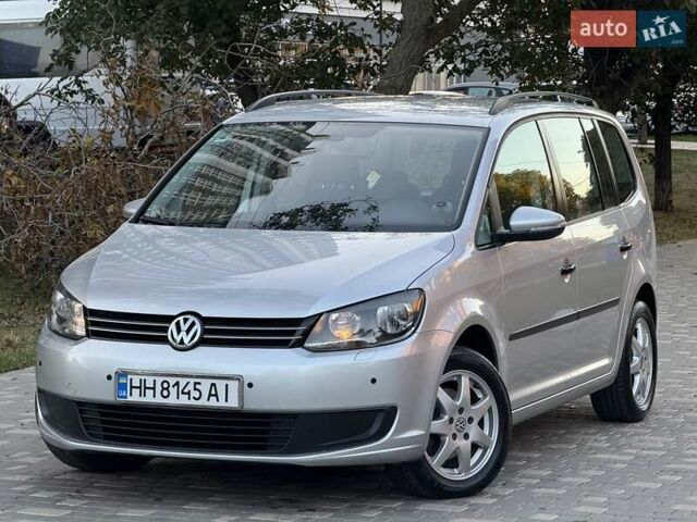 Серый Фольксваген Туран, объемом двигателя 1.4 л и пробегом 167 тыс. км за 9999 $, фото 117 на Automoto.ua