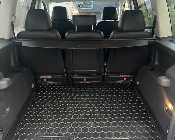 Серый Фольксваген Туран, объемом двигателя 1.97 л и пробегом 296 тыс. км за 10500 $, фото 22 на Automoto.ua