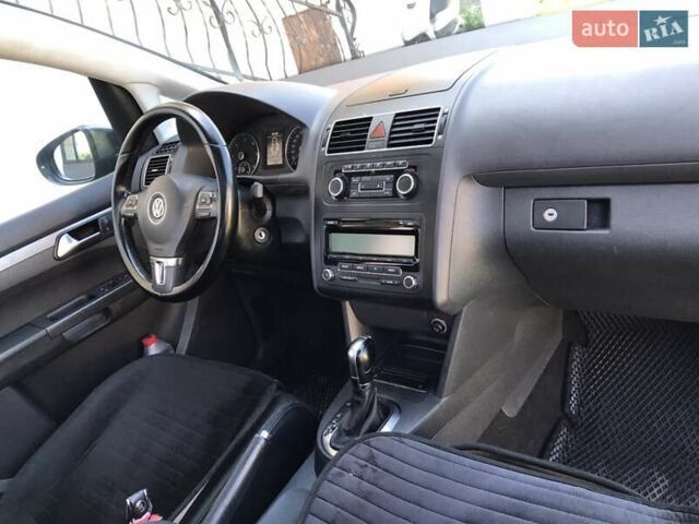 Сірий Фольксваген Туран, об'ємом двигуна 2 л та пробігом 220 тис. км за 10200 $, фото 4 на Automoto.ua