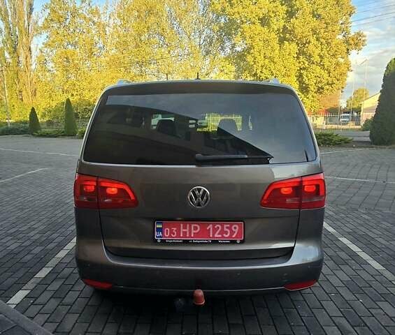 Серый Фольксваген Туран, объемом двигателя 1.6 л и пробегом 284 тыс. км за 9600 $, фото 8 на Automoto.ua