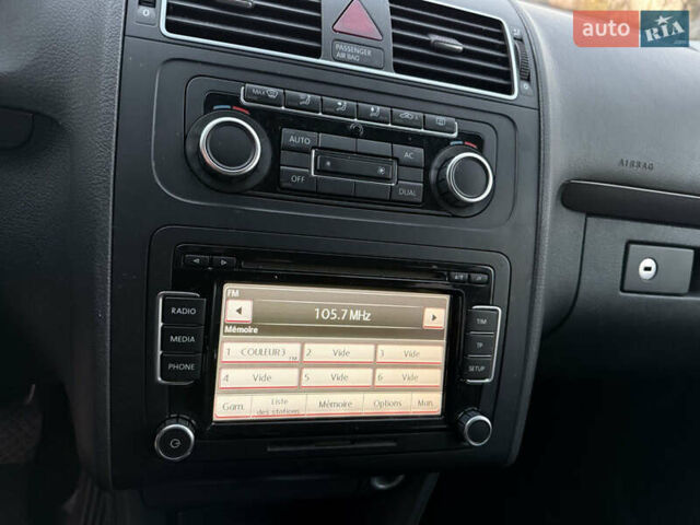 Серый Фольксваген Туран, объемом двигателя 1.4 л и пробегом 286 тыс. км за 8500 $, фото 12 на Automoto.ua