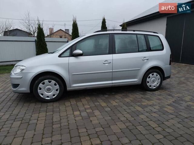 Серый Фольксваген Туран, объемом двигателя 1.4 л и пробегом 270 тыс. км за 6500 $, фото 1 на Automoto.ua