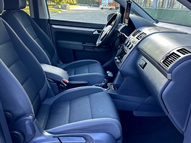 Сірий Фольксваген Туран, об'ємом двигуна 1.4 л та пробігом 136 тис. км за 8500 $, фото 5 на Automoto.ua