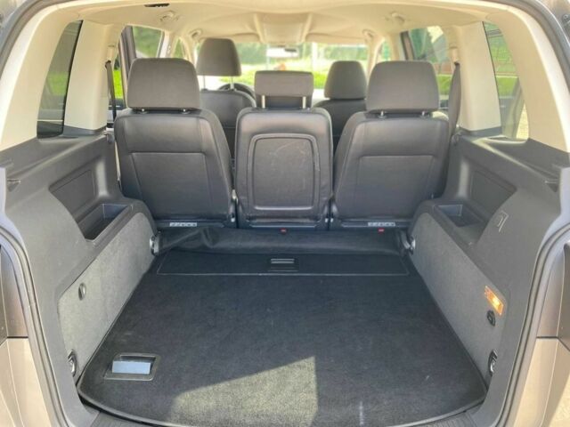 Сірий Фольксваген Туран, об'ємом двигуна 2 л та пробігом 178 тис. км за 3150 $, фото 8 на Automoto.ua