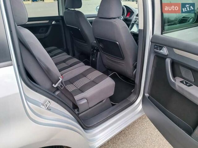 Серый Фольксваген Туран, объемом двигателя 1.4 л и пробегом 195 тыс. км за 7800 $, фото 8 на Automoto.ua