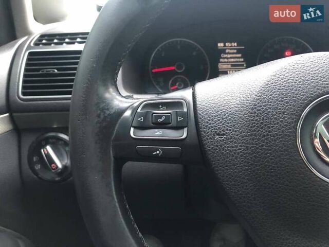 Сірий Фольксваген Туран, об'ємом двигуна 1.6 л та пробігом 265 тис. км за 9990 $, фото 19 на Automoto.ua