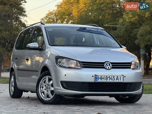 Серый Фольксваген Туран, объемом двигателя 1.4 л и пробегом 167 тыс. км за 9999 $, фото 110 на Automoto.ua