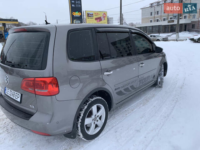 Серый Фольксваген Туран, объемом двигателя 1.6 л и пробегом 197 тыс. км за 8488 $, фото 3 на Automoto.ua