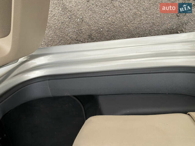 Серый Фольксваген Туран, объемом двигателя 1.39 л и пробегом 168 тыс. км за 9500 $, фото 44 на Automoto.ua