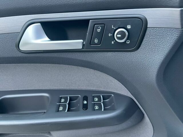 Сірий Фольксваген Туран, об'ємом двигуна 1.4 л та пробігом 230 тис. км за 8800 $, фото 4 на Automoto.ua