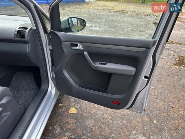 Сірий Фольксваген Туран, об'ємом двигуна 1.39 л та пробігом 216 тис. км за 8500 $, фото 27 на Automoto.ua